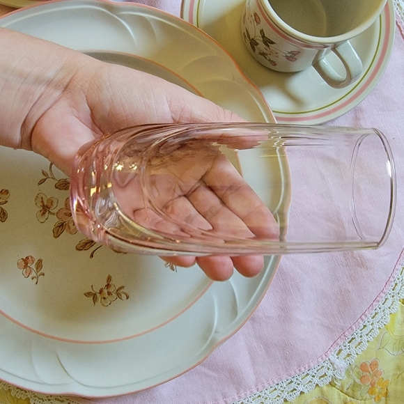 7 pc Vintage Strawberry Dish Setting Mismatched Setting - Picture 3 of 16